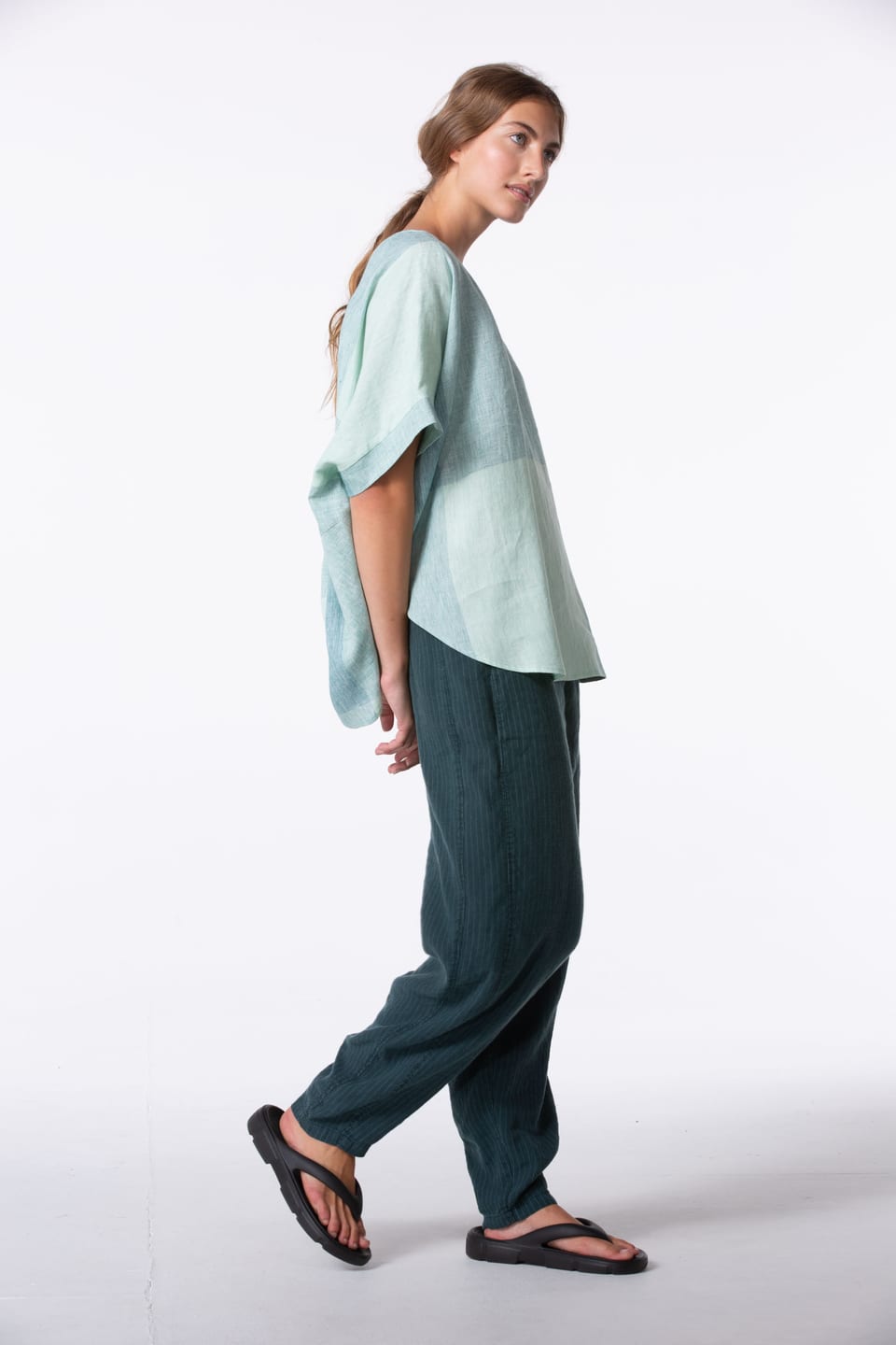 Trousers 433 - Linen-Lyocell Herringbone with Pinstripe - 672LAKE - 10240110114