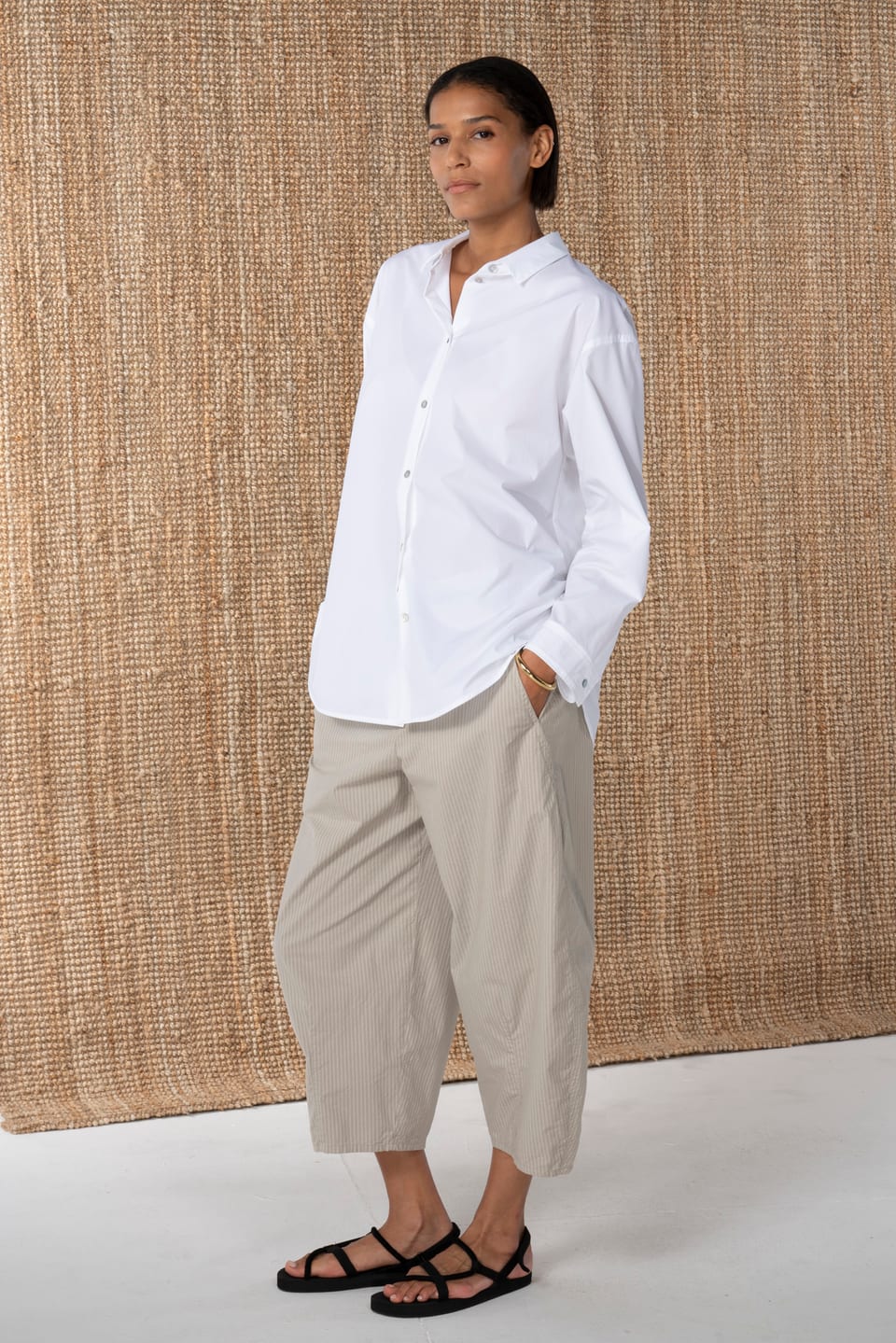 Trousers 639 - Irregular, fine stripes on stretch cotton - 120NETTLE - 10260110530