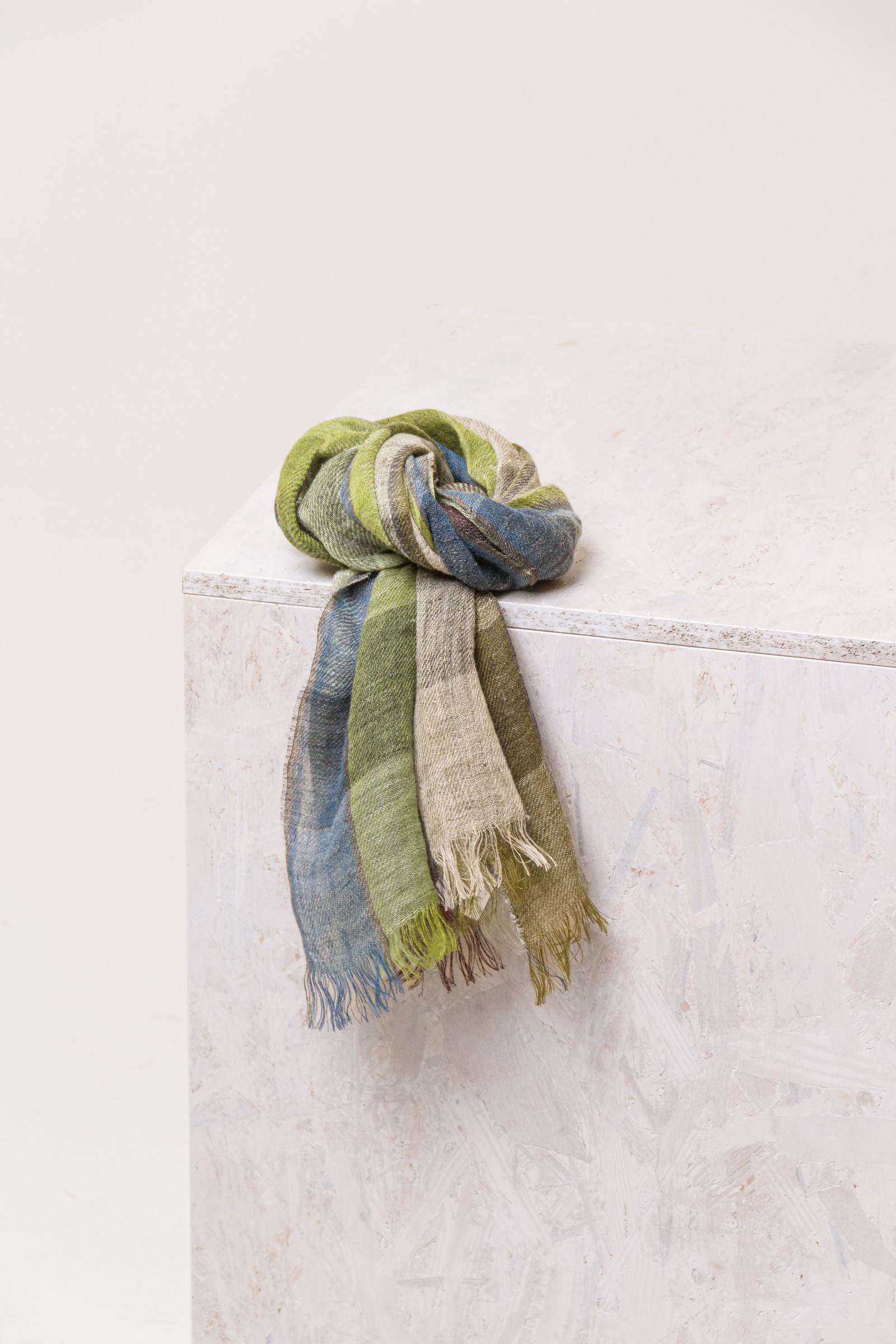 Scarf 604 Green Pure linen