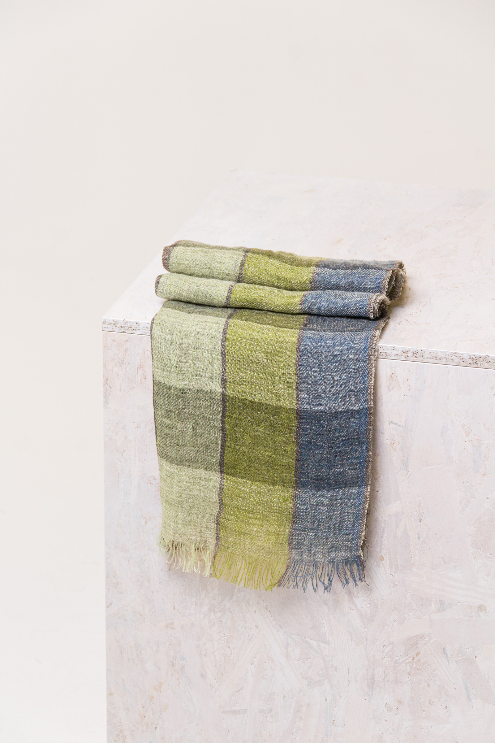 Scarf 604 Green Pure linen