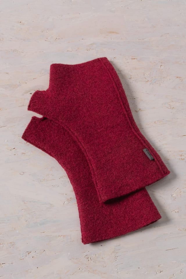 Glove 402 - Premium OSKA boiled wool - 340GARNET - 10240714028